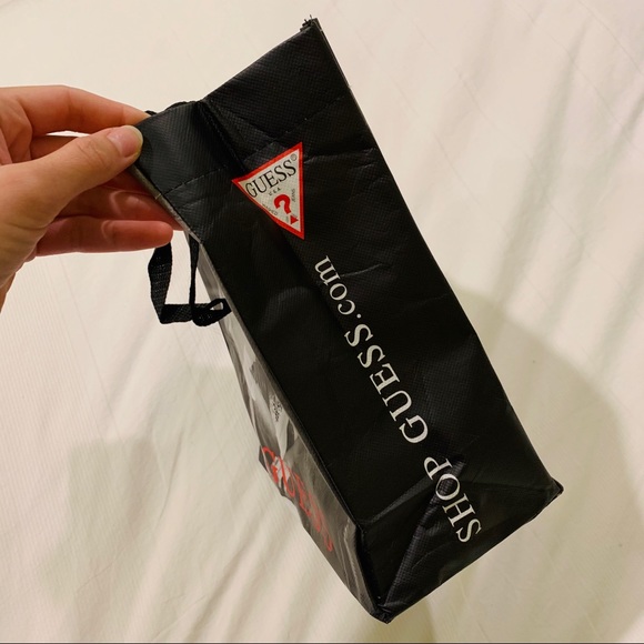 ✨ GIGI HADID GUESS BAG ✨ - Picture 5 of 5